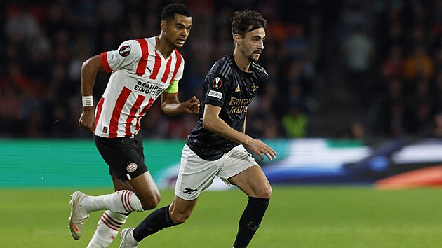 Momentka ze z�pasu Evropsk� ligy mezi Arsenalem a PSV Eindhoven.