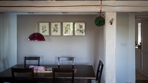 J�deln� kout je propojen s ob�vac�m pokojem i kuchyn�. V�ichni jsou tak st�le pospolu.