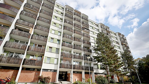 M�stsk� bytov� d�m v ulici Ibsenova v Brn�, kter� je na seznamu objekt� ur�en�ch k privatizaci.