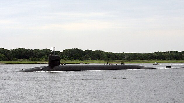 Ponorka tdy Ohio USS West Virginia (SSBN 736) vyzbrojen balistickmi raketami (6. kvtna 2013)