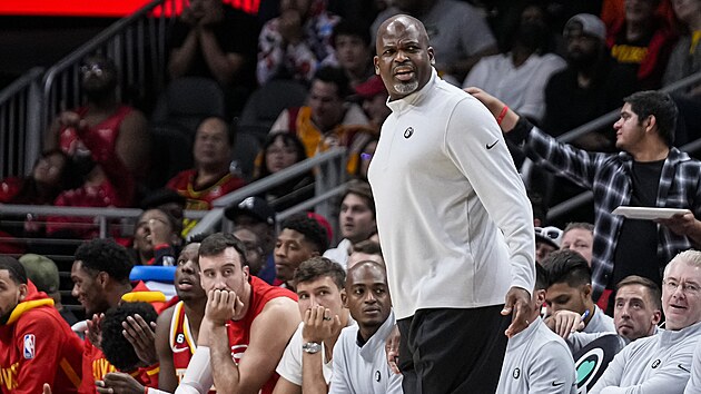 Nate McMillan na lavice Atlanta Hawks