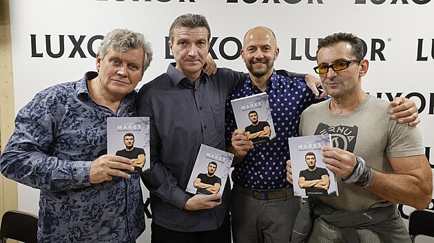 Miroslav Hanu, Josef Mare, Martin Moravec a Ondej Vetch bhem stedenho ktu knihy Moje ppady 1. oddlen (19. jna 2022)