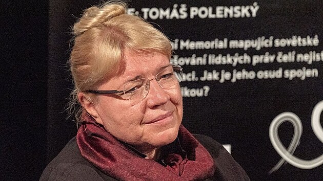 Jelena Žemkova během besedy před promítáním filmu Strážci paměti. (26.října 2022)