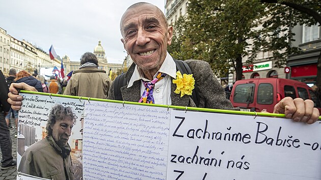 Lid na Vclavskm nmst demonstrovali za odvoln vldy premira Petra Fialy. (28. jna 2022)