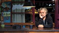 Mimo�ádný úsp�ch sklidil hned se svým prvním celove�erním filmem �akalí léta,...