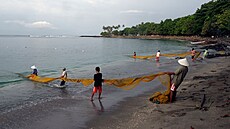 V Indonésii u moc rybá nezstalo, odradily je malé úlovky.