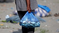 Co dív rybái v Indonésii ulovili za ti dny, dnes by lovili dní patnáct.