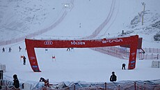 Start sv�tového poháru v alpském ly�ování zhatilo po�así.