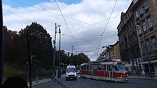 Slow tram number 9