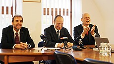Historicky �estý primátor Jihlavy Petr Ry�ka (ODS) je se sm��ováním krajského m�sta Vyso�iny spokojen. V��í, �e ekonomice prosp�je nejen dokon�ení Horácké multifunk�ní arény, ale také centrální dopravní terminál.