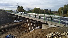 Nový most pes budoucí jihovýchodní obchvat nedaleko Futaby u je pipraven ke...