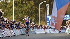 Devátý Michael Boro� dojí�dí do cíle.