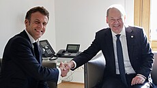 Francouzský prezident Emmanuel Macron a německý kancléř Olaf Scholz se...