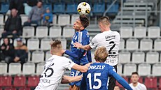 Mojmír Chytil z Olomouce hlavi�kuje v zápase se Zlínem.