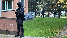 Policisté vyšetřují vraždu na pražském Lehovci. (22. října 2022)