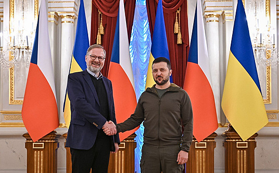 eský premiér Petr Fiala a ukrajinský prezident Volodymyr Zelenskyj v Kyjev. ...