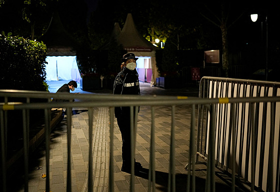 V Číně zavřeli kvůli koronaviru Disneyland. (31. října 2022)