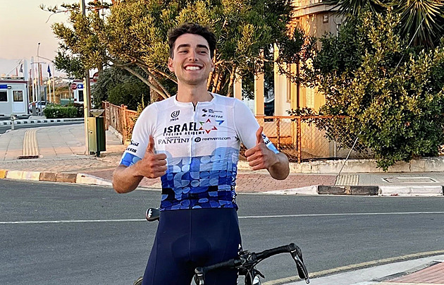 Agrotisovy vítězné bitvy. Cyklista porazil rakovinu, teď za den ujel 627 kilometrů