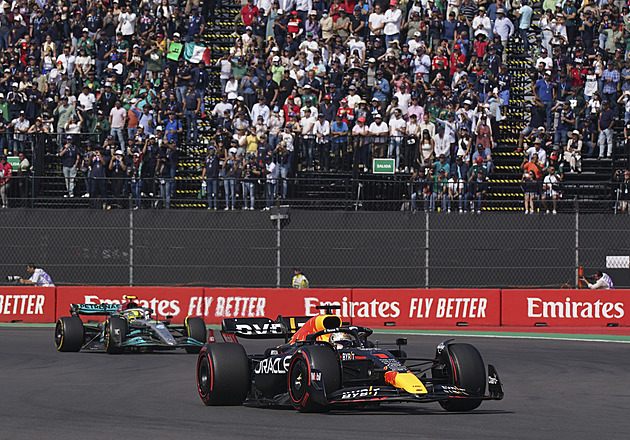Nový rekord F1 je tu. Verstappen získal v Mexiku 14. výhru v sezoně
