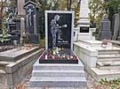 Fanouci zpvka Miroslava birky najdou jeho hrob na Olanskch hbitovech.