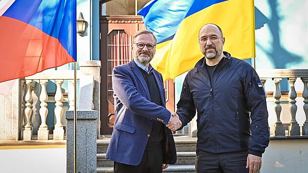 esk premir Petr Fiala s ukrajinskm premirem Denysem mahalem v Kyjev