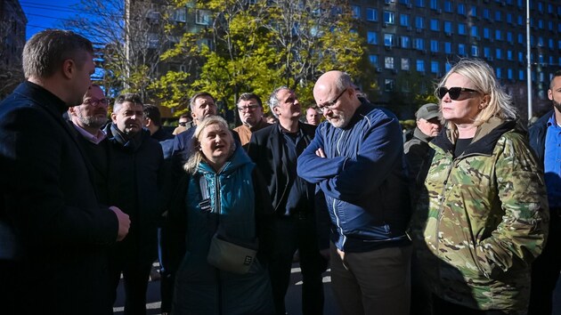 Jednn s ukrajinskou vldou se zastn i ministr zdravotnictv Vlastimil Vlek a ministryn obrany Jana ernochov. (31. jna 2022)