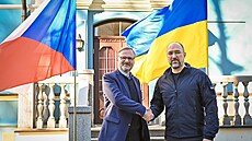 Pedseda eské vlády Petr Fiala se v Kyjev setkal s premiérem Ukrajiny Denysem...