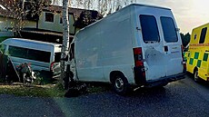 �idi� dodávky p�i odbo�ování vlevo p�ehlédl motorká�e, který ho práv�...