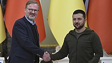 eský premiér Petr Fiala a ukrajinský prezident Volodymyr Zelenskyj v Kyjev ...