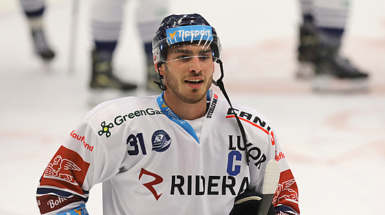 Vítkovický kapitán Dominik Lakato�