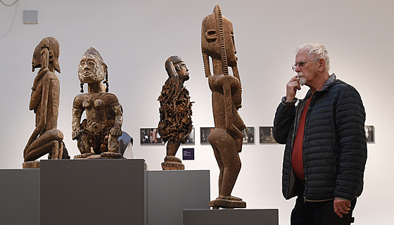 Výstava zachycuje pestrou tvorbu Jana vankmajera.