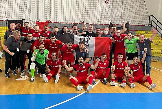 Futsalisté Chrudimi slaví postup ze skupiny Ligy mistr.