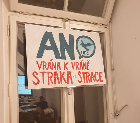 Na ustavující zastupitelstvo mstské ásti Brno-sted (3. listopadu 2022) nkteí lidé pinesli transparenty upozorující na manipulace s obecními byty, kterých se podle policie dopoutli i politici ODS a ANO.
