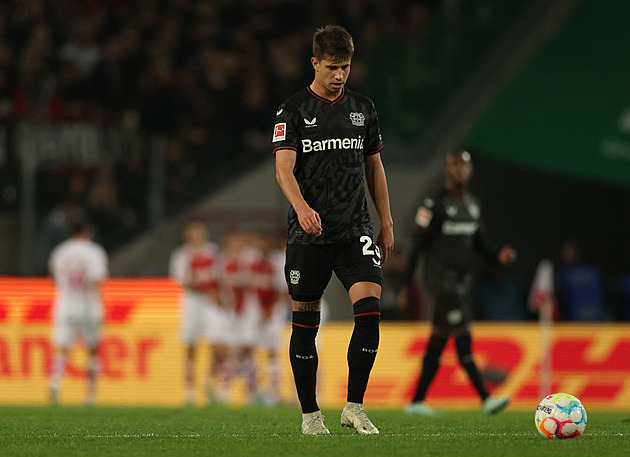 Leverkusen porazil Kolín nad Rýnem, Hložek střídal. Král asistoval při výhře Schalke
