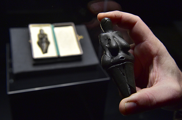 Muzeum nechalo vyrobit věrné kopie Věstonické venuše, blíží se originálu
