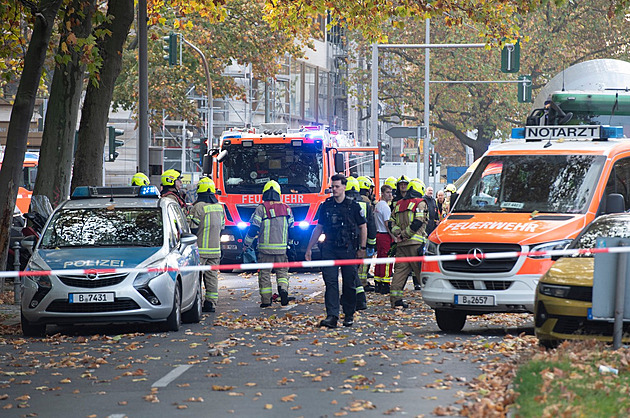V Německu zemřela cyklistka poté, co sanitku zdrželi přilepení aktivisté