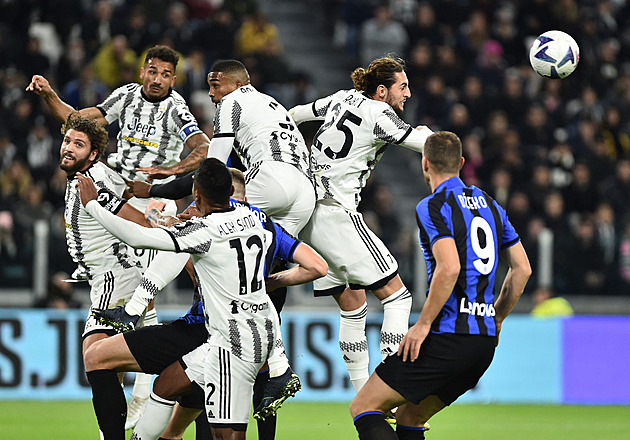 Juventus ovládl bitvu s Interem. Derby o Řím pro Lazio, uspěla i Fiorentina