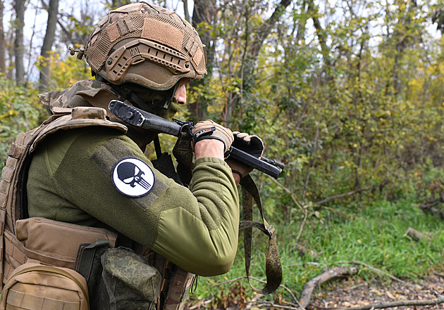 Rusko sjednává pořádek mezi ozbrojenci. Žoldáci míří do armády