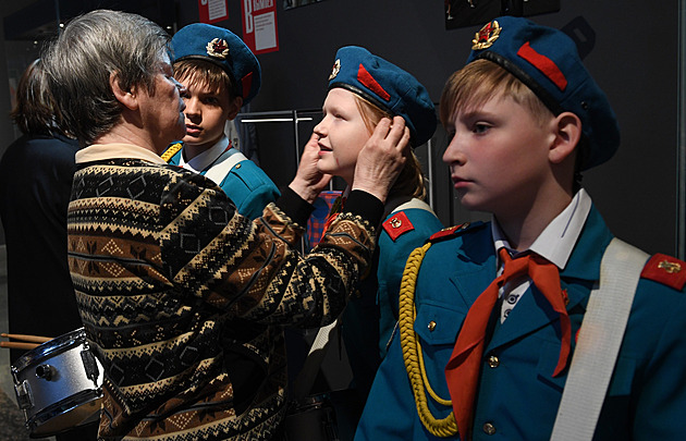 Hledání výbušnin a vojenská kaše. Ruské muzeum nabízí dětem „speciální“ hru