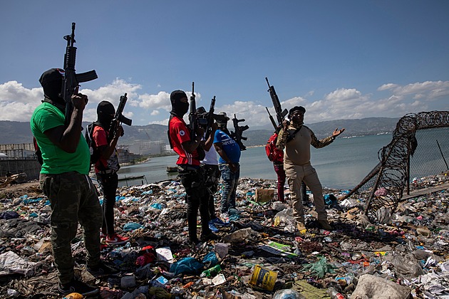 První gangsterský stát na světě. Na Haiti zrušili armádu a gangy ovládly zemi