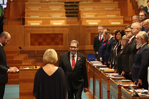 Kriminalisté obvinili čtyři bývalé důstojníky StB, pronásledovali herce Töpfera