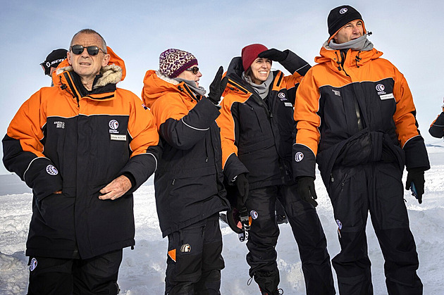 Novozélandská premiérka uvázla na Antarktidě. Zachránili ji Italové