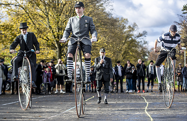 Šavlovačka, zip, smrťák. Mladí i kmeti na velocipedech svištěli Letnou