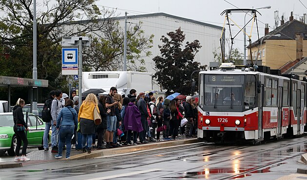 Brno chce pimt své obyvatele k cestování tramvají, autobusy i trolejbusy....