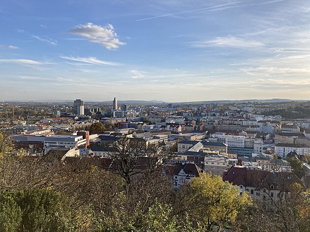 Z altánu na pilberku je dobrý výhled zejména na Staré Brno, vidt je i...