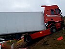 �idi� kamionu netrefil kruh��. Nad�chal 2.5 promile