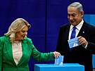 Izraelci znovu volí v parlamentních volbách. Na snímku je expremiér a éf...