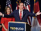 Republikánský len Snmovny reprezentant Ted Budd (8. listopadu 2022)