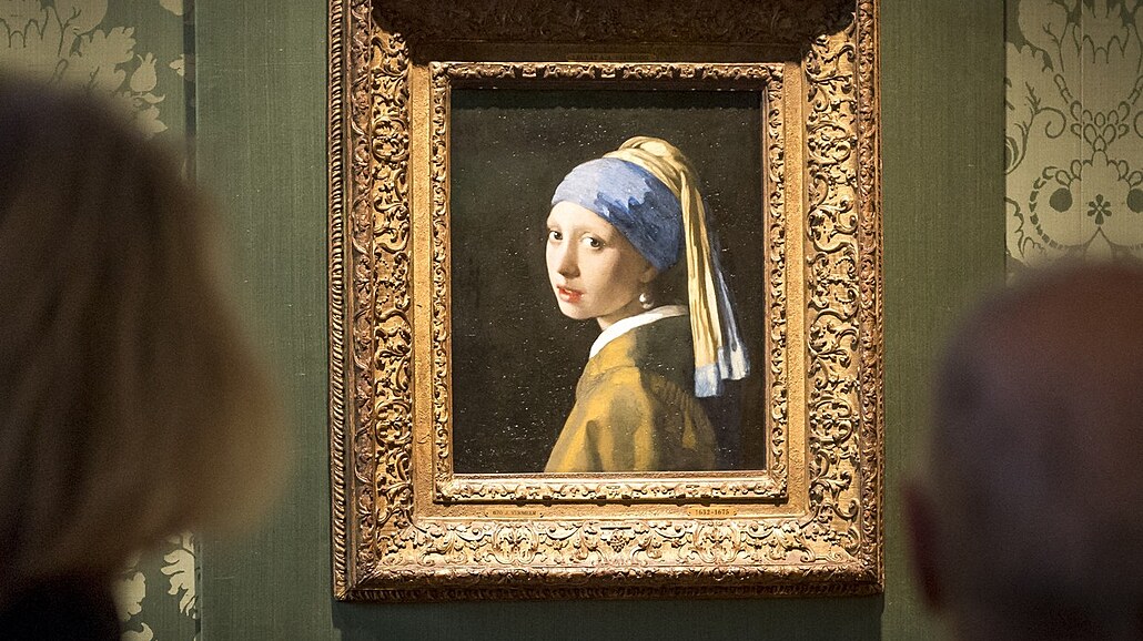 Slavný obraz nizozemského malíe Jana Vermeera Dívka s perlou. (27. íjna 2022)