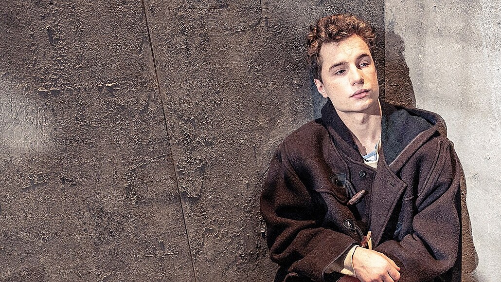 Oskar Hes v inscenaci A� vejde ten pravý